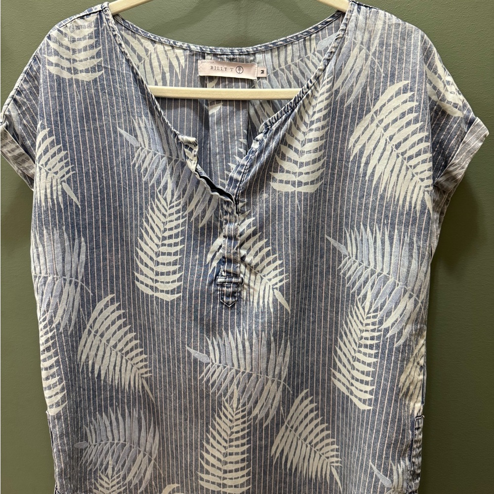 Billy T White and Blue Ruffled Short Sleeve Blouse